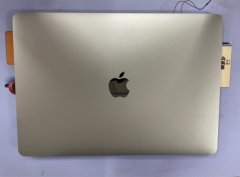 Apple MacBook Air 13.3 八核M1芯片