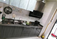 200平米私家花园 电梯套四 地铁口 龙湖金楠天街 学校对面